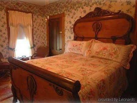 The Lion And The Rose Bed & Breakfast Whitefield Kamer foto