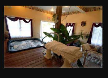 The Lion And The Rose Bed & Breakfast Whitefield Buitenkant foto